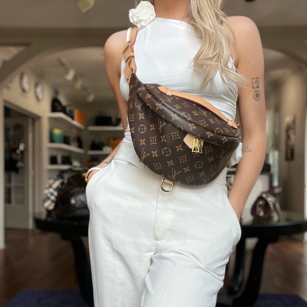 RARE! LIKE NEW! Louis Vuitton Monogram Bumbag FANNY PACK WAIST BAG LV